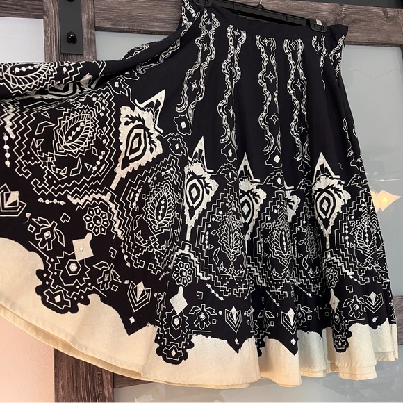 XOXO Dresses & Skirts - XOXO 100% Cotton Boho Midi Length Skirt with Sequins Women’s Size Medium